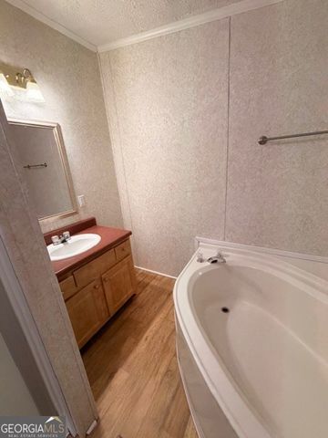 1336 Pine Hill Dr., Elberton, GA 30635