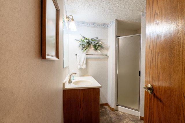 747 5th Avenue NW, Valley City, ND 58072