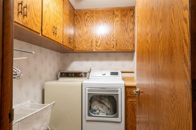 747 5th Avenue NW, Valley City, ND 58072