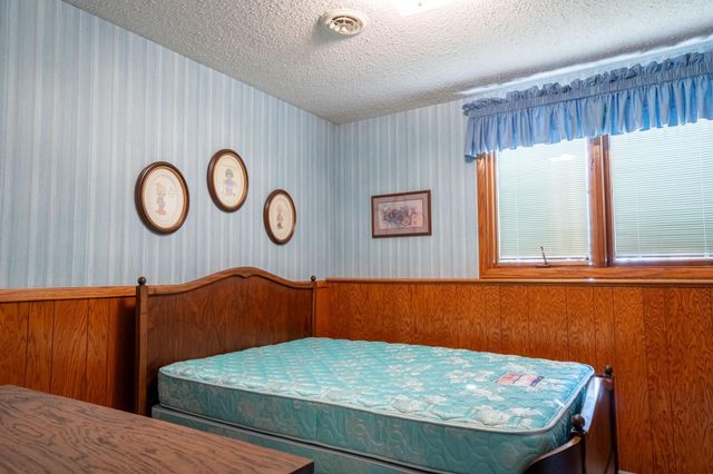 747 5th Avenue NW, Valley City, ND 58072