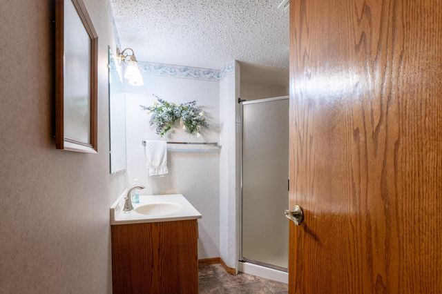747 5th Avenue NW, Valley City, ND 58072
