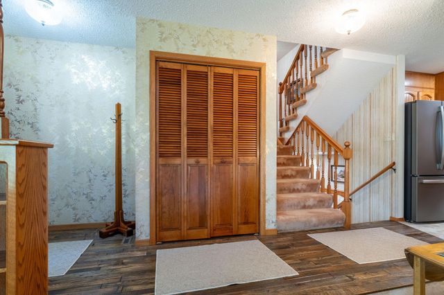 747 5th Avenue NW, Valley City, ND 58072