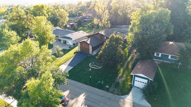 747 5th Avenue NW, Valley City, ND 58072