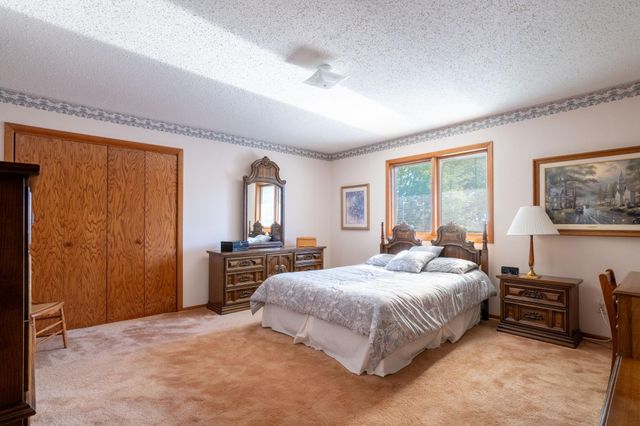 747 5th Avenue NW, Valley City, ND 58072