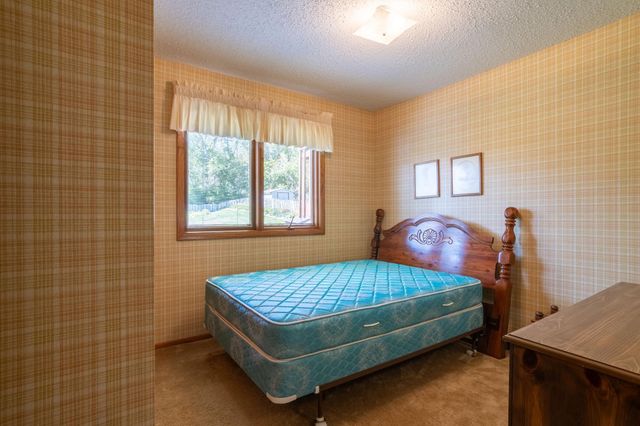 747 5th Avenue NW, Valley City, ND 58072