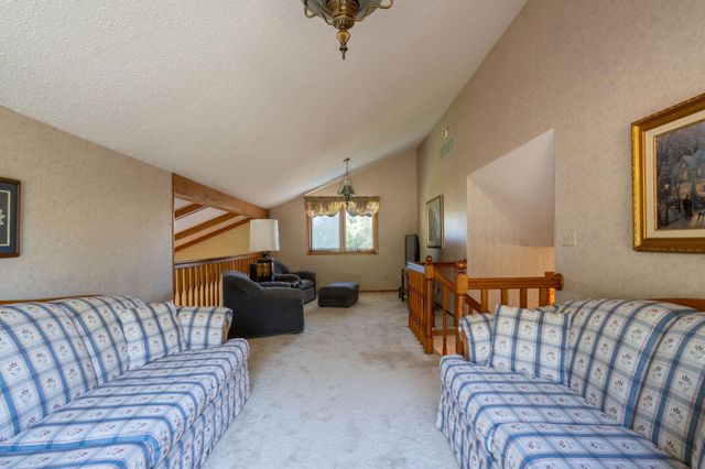 747 5th Avenue NW, Valley City, ND 58072