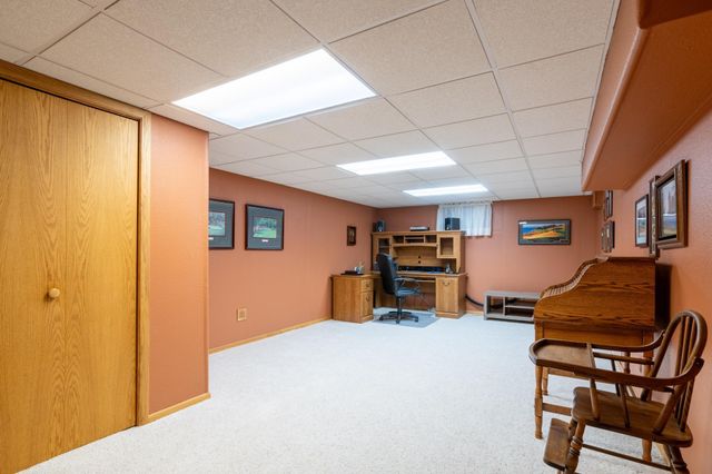 747 5th Avenue NW, Valley City, ND 58072
