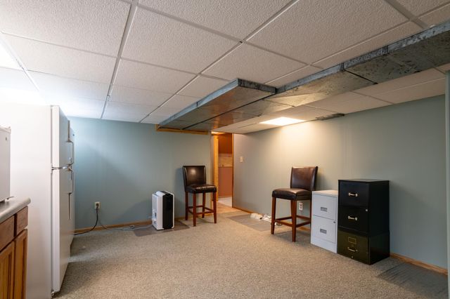 747 5th Avenue NW, Valley City, ND 58072