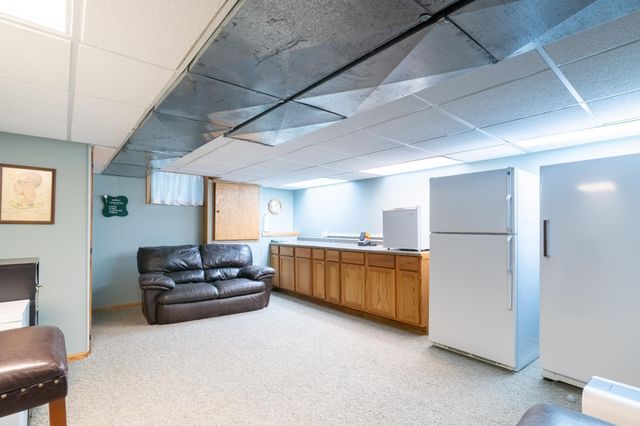 747 5th Avenue NW, Valley City, ND 58072