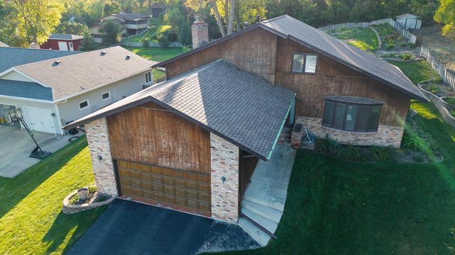 747 5th Avenue NW, Valley City, ND 58072