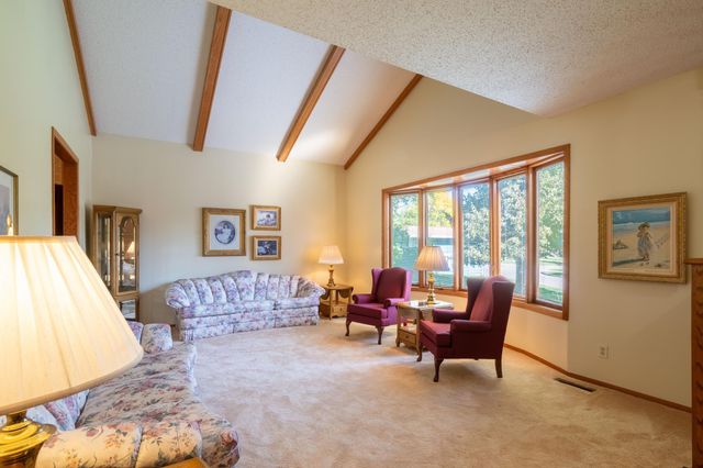 747 5th Avenue NW, Valley City, ND 58072