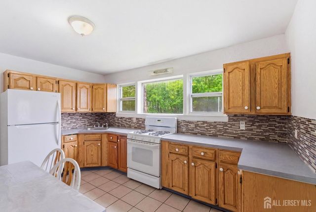 1 Park Place, North Brunswick, NJ 08902