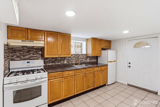 1 Park Place, North Brunswick, NJ 08902