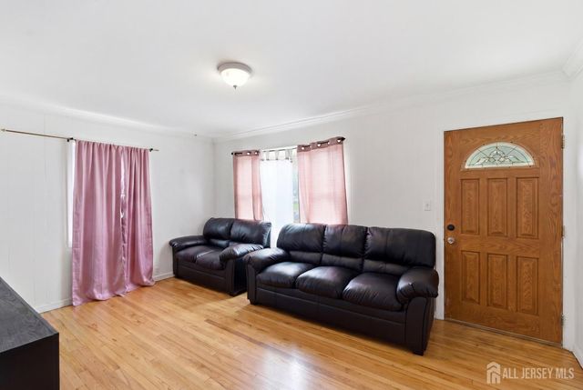 1 Park Place, North Brunswick, NJ 08902
