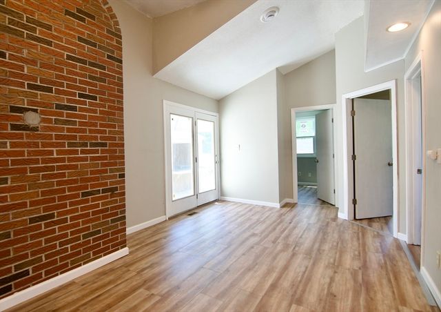 44 Governor Dr, Westfield, MA 01085