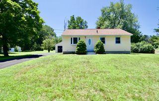 44 Governor Dr, Westfield, MA 01085
