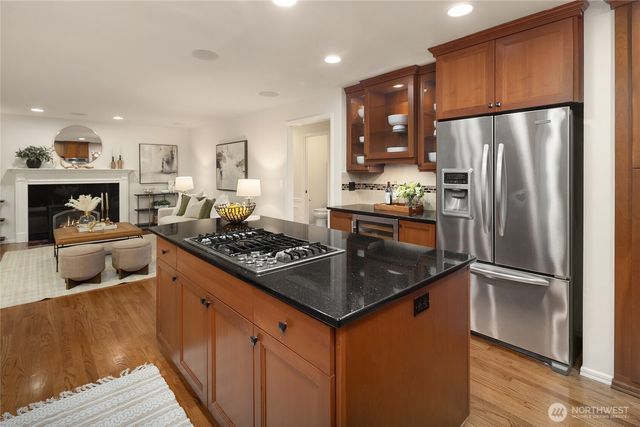 1010 106th Avenue SE, Bellevue, WA 98004