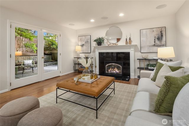 1010 106th Avenue SE, Bellevue, WA 98004