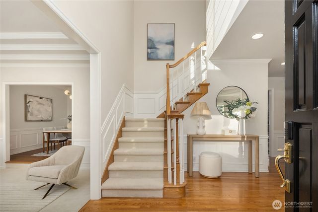 1010 106th Avenue SE, Bellevue, WA 98004