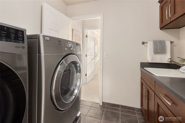 1010 106th Avenue SE, Bellevue, WA 98004