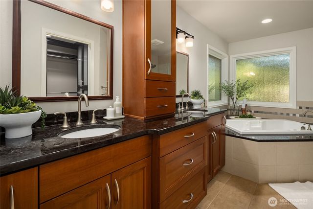 1010 106th Avenue SE, Bellevue, WA 98004