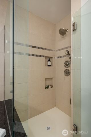 1010 106th Avenue SE, Bellevue, WA 98004