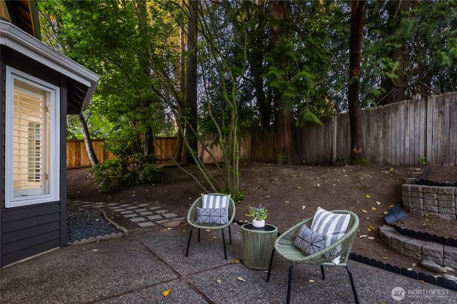 1010 106th Avenue SE, Bellevue, WA 98004