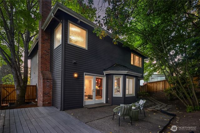1010 106th Avenue SE, Bellevue, WA 98004