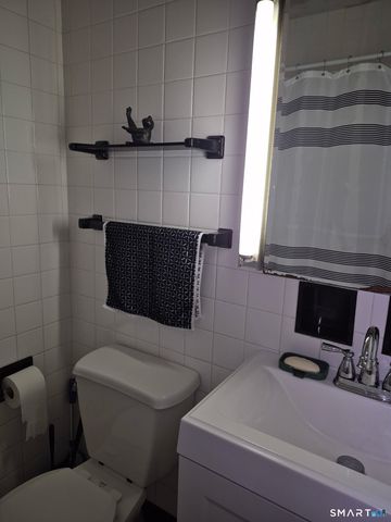 5 Ingram Street, Hamden, CT 06517