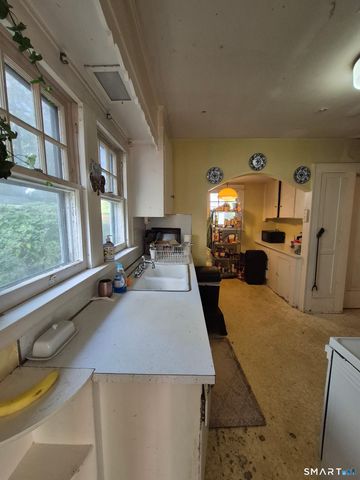5 Ingram Street, Hamden, CT 06517