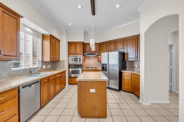 2123 Stacy Knoll, Houston, TX 77008