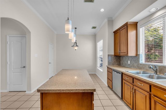 2123 Stacy Knoll, Houston, TX 77008