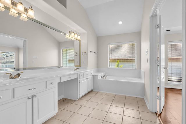 2123 Stacy Knoll, Houston, TX 77008