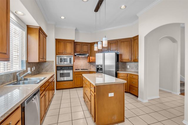 2123 Stacy Knoll, Houston, TX 77008