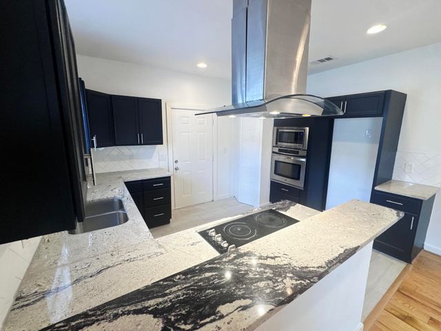 406 Lansing Street, Dallas, TX 75203