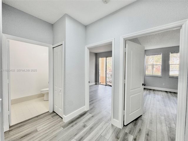 120 Jacaranda Country Club Dr 101, Plantation, FL 33324