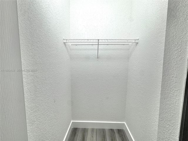 120 Jacaranda Country Club Dr 101, Plantation, FL 33324