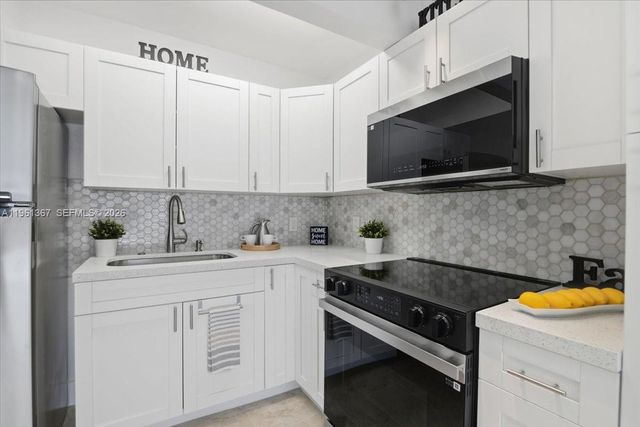 1400 SW 124th Ter 207Q, Pembroke Pines, FL 33027