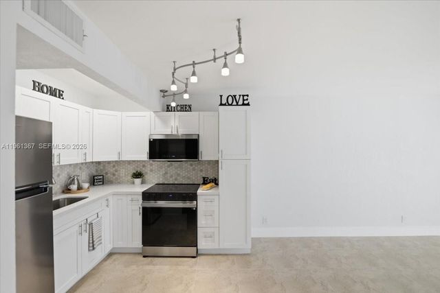 1400 SW 124th Ter 207Q, Pembroke Pines, FL 33027