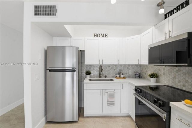 1400 SW 124th Ter 207Q, Pembroke Pines, FL 33027