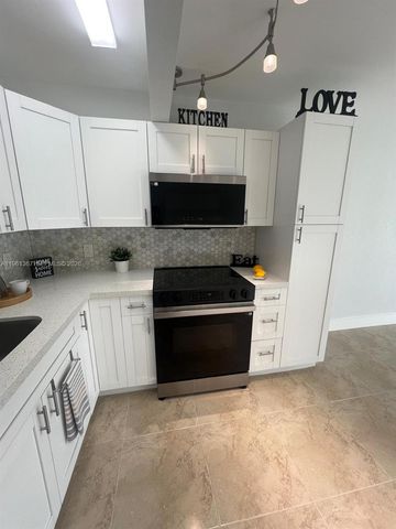 1400 SW 124th Ter 207Q, Pembroke Pines, FL 33027