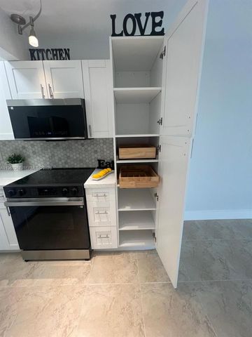 1400 SW 124th Ter 207Q, Pembroke Pines, FL 33027