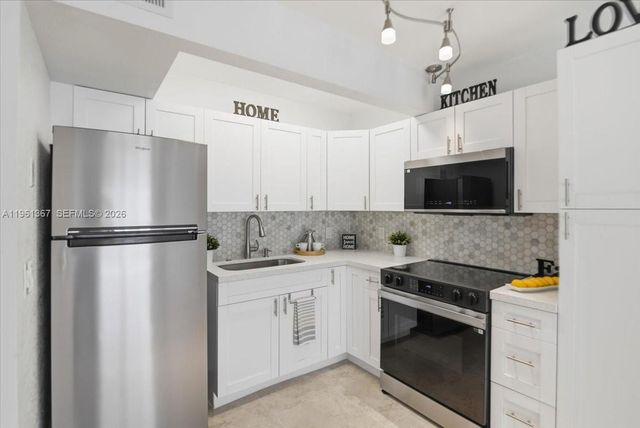 1400 SW 124th Ter 207Q, Pembroke Pines, FL 33027