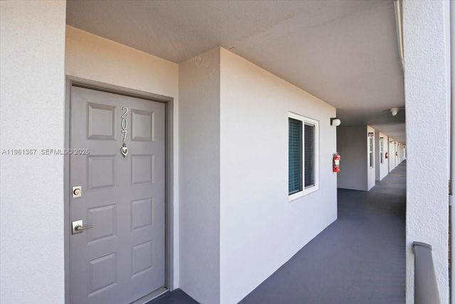 1400 SW 124th Ter 207Q, Pembroke Pines, FL 33027
