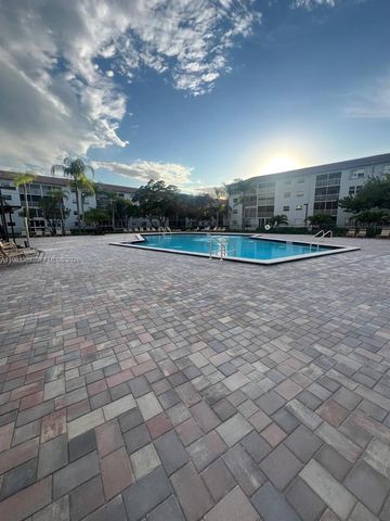 1400 SW 124th Ter 207Q, Pembroke Pines, FL 33027