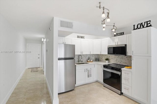 1400 SW 124th Ter 207Q, Pembroke Pines, FL 33027