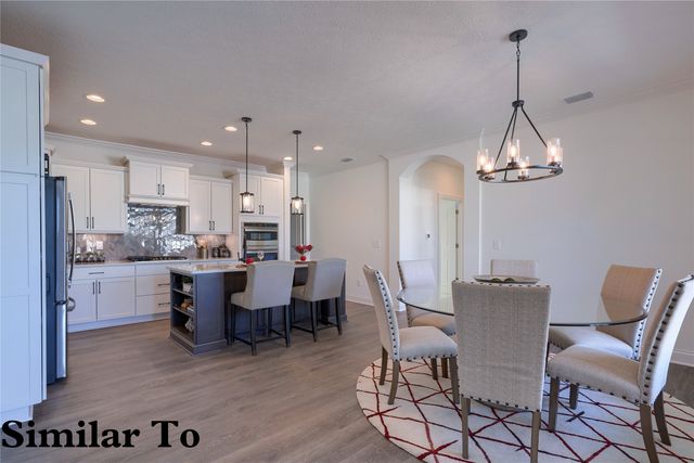 5814 NW 90th Street, Johnston, IA 50131