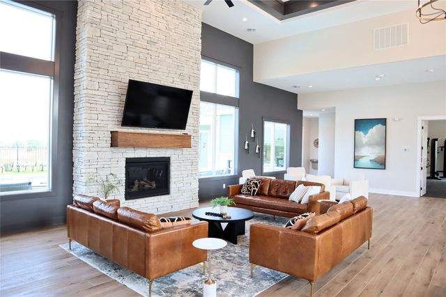 5814 NW 90th Street, Johnston, IA 50131