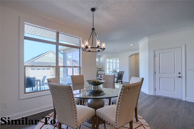 5814 NW 90th Street, Johnston, IA 50131