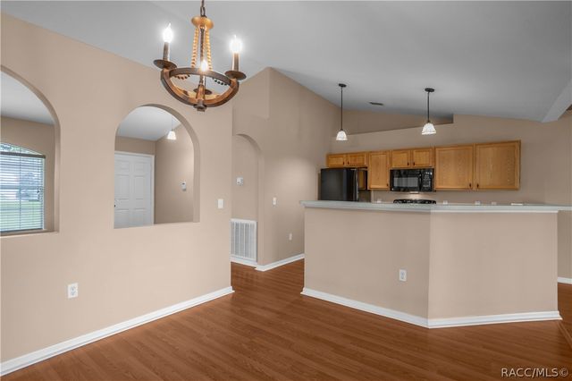 3320 N Burroughs Path, Beverly Hills, FL 34465